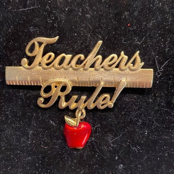 Vintage 2.3” Joanette Jewelry Teachers Rule gold tone brooch ruler enamel apple - Picture 3 of 13